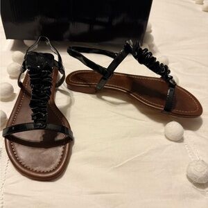 Brand New Colin Stuart black patent leather flat ribbon sandals - size 6